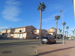 Apartment  Calle unamuno. Pisazo de   lujo con garaje y trastero cerca del hotel 525 y cos