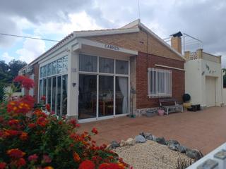 Chalet à Los Urrutias. Magnifica villa en carmoli  con solarium y parcela para piscina