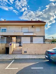 Casa adossada a Los Narejos_Punta Calera. Magnifica vivienda en esquina con planta sotano garaje de 120m2
