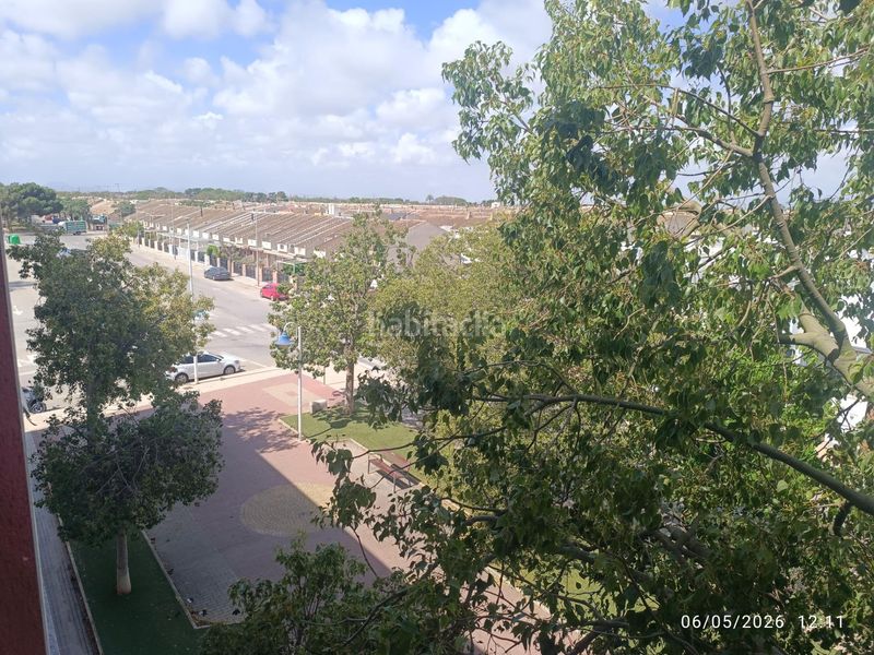 Foto 8c1bf41f-4a3a-46db-bd61-bef77289fb33. Apartament amb aparcament a Centro Alcázares (Los)