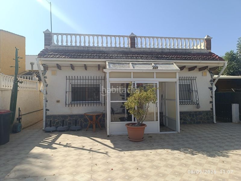 Foto b19feb1b-3c7d-4d72-ab25-611cb4ea0f22. Xalet a Centro Alcázares (Los)