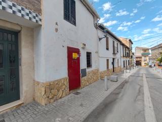 Casa adossada a Calle campanario 14. Casa a reformar en venta en cájar