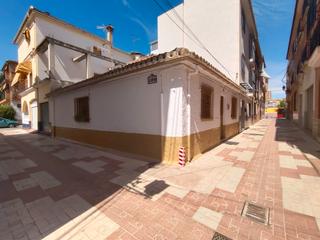 Casa en Calle sargento piris 10. 