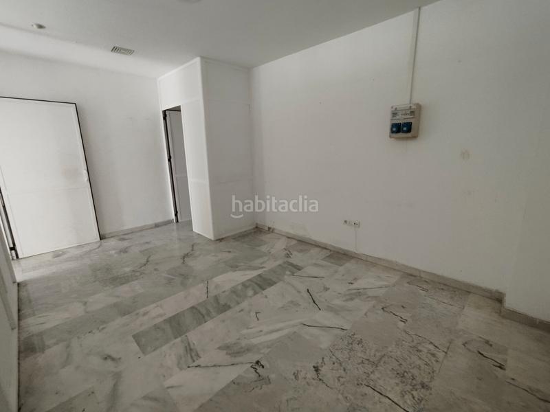 Foto b7fc191b-f777-4796-b098-d47a48a76f74. Local comercial a calle garcía lorca 25 a La Zubia Ciudad Zubia (La)