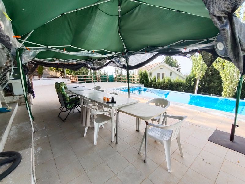 Foto bfb6c9e1-bb83-49ba-a9c7-d4540f865fe9. Chalet in calle prados del abuelo 28 in Cumbres Verdes Zubia (La)