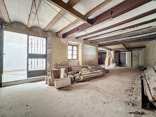 Pis  Palau. Espacio versátil en calle palau  proyecto de transformación disp
