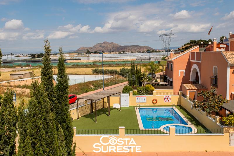 Foto f8b13ced-c792-4767-b47f-4e8872188ea2. Casa adossada amb piscina a Roda San Javier