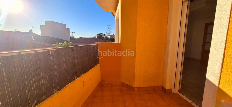 Foto b66f946e-0037-49dd-bcf2-5a9001fea6b9. Appartamento con parcheggio in Centro Alcázares (Los)