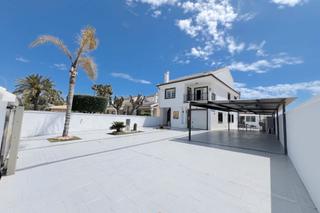 Chalet  Calle del bonsi. Chalet independiente con piscina en san javier