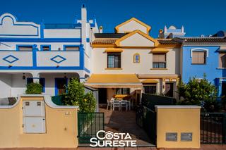Casa adossada a Roda. Adosado en roda