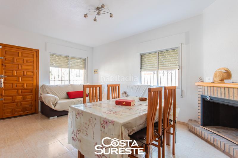 Foto 548549f2-efce-4dd8-a8bf-57ed69f21f39. Casa bifamiliare con camino riscaldamento parcheggio piscina in Alcázares (Los)