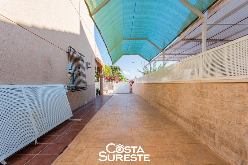 Foto bc815b11-05b4-45fa-a845-a4637816b613. Casa bifamiliare con camino riscaldamento parcheggio piscina in Alcázares (Los)