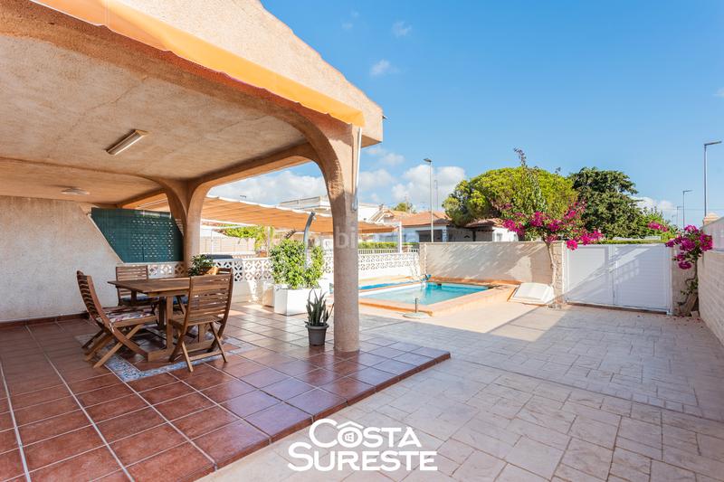 Foto be3013cf-3aed-482d-98c2-d842440aae35. Casa bifamiliare con camino riscaldamento parcheggio piscina in Alcázares (Los)
