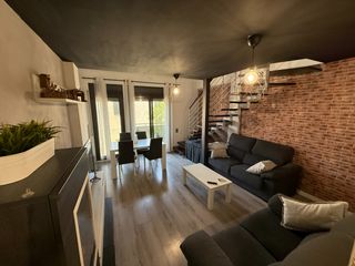 Duplex in Carrer del Mig