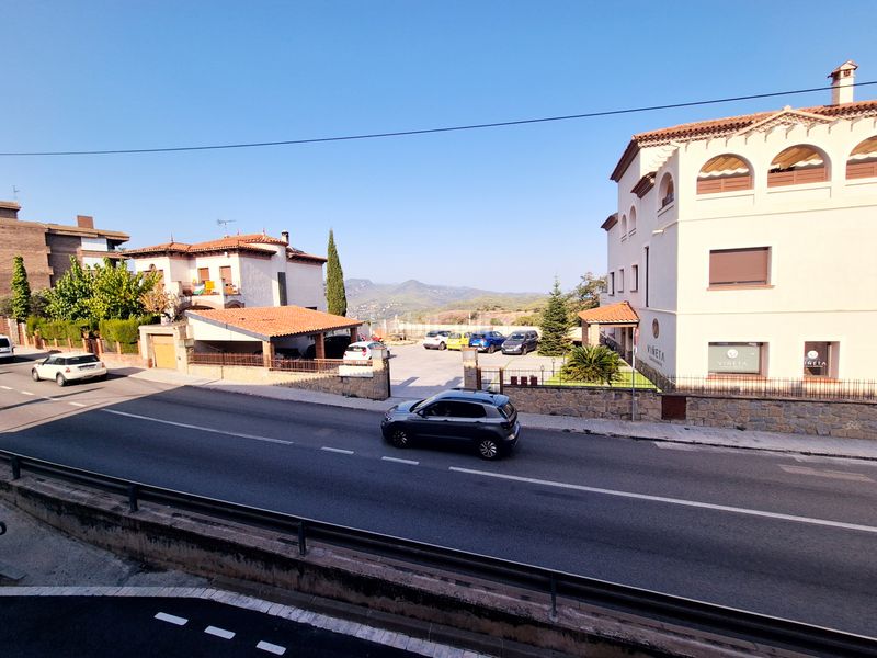 Foto 42b8a66b-6eed-4142-9dbe-d7bf47862440. Pis a carrer barcelona 68 a Sant Feliu de Codines