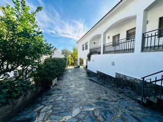 Maison  Carrer doctor barraquer. **espectacular casa en una planta mas planta baja, con jardín, p