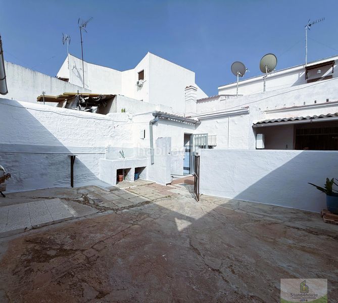 Foto 1ded365f-0e9a-4fc9-a60e-b00a673ea15e. Casa adossada a Gibraleón