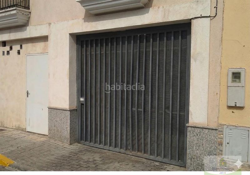 Foto e7d6ee08-0ee7-4550-b181-ad5248d7abf0. Aparcament cotxe a Aznalcázar