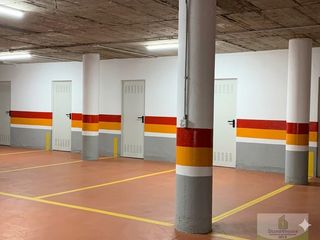 Aparcament cotxe a Bollullos de la Mitación. Bollullos de la mitacióngaraje