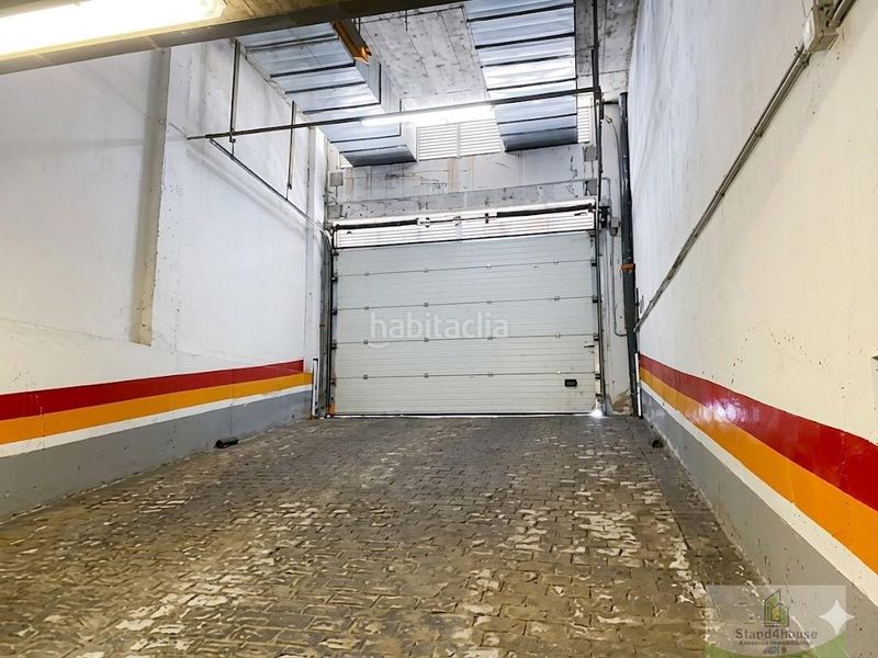 Foto f6b28e66-a74c-4f17-becd-4278618ce864. Aparcament cotxe a Bollullos de la Mitación