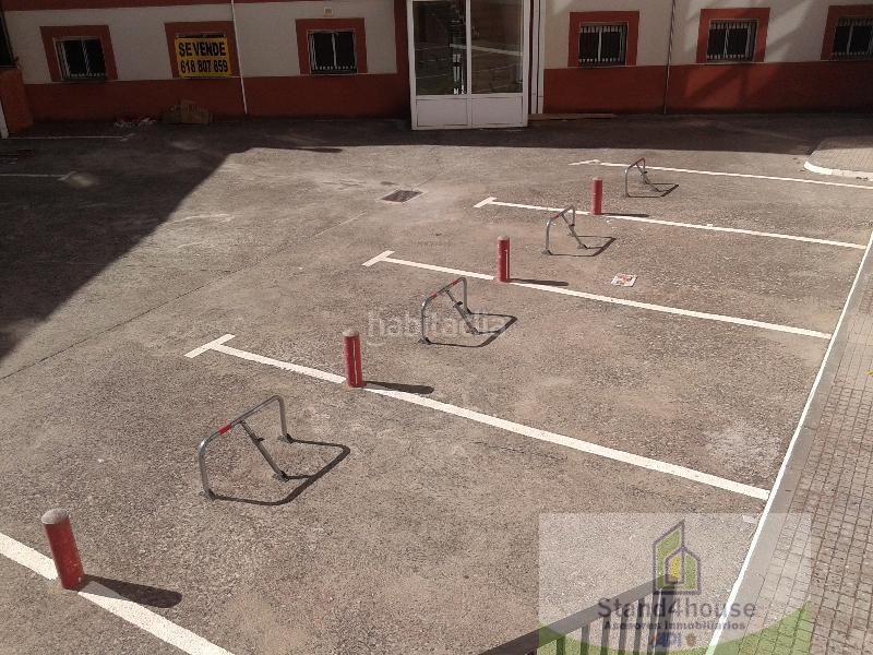 Foto 2bbd7adf-b050-4041-89e1-2e9a04f46ca0. Aparcament cotxe a Cortegana