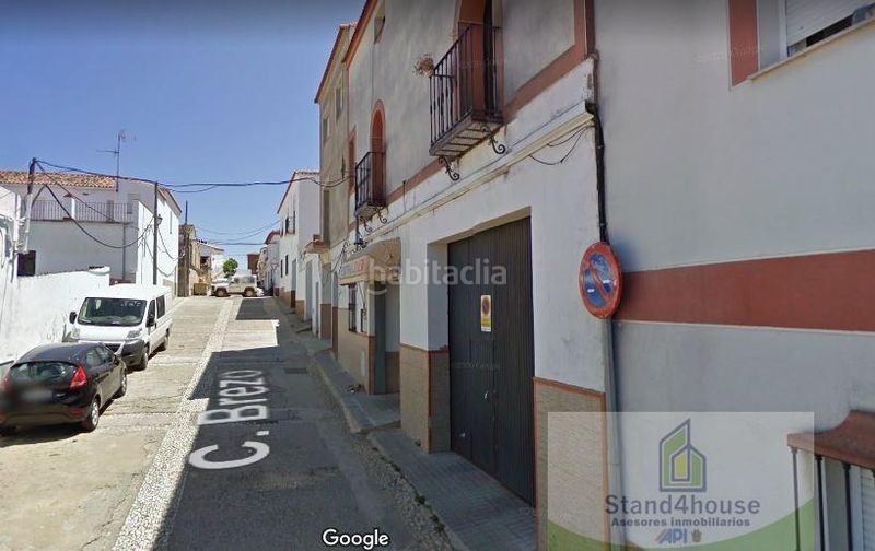 Foto f42faaa8-5859-499e-bfc5-c8540dda96d8. Aparcament cotxe a Cortegana