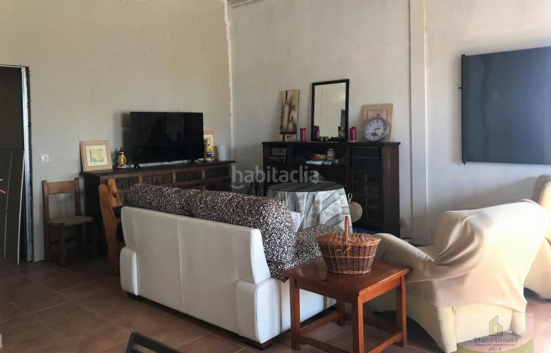 Foto b4f24279-4e3a-4e14-a1b2-99be650b2f90. Bauernhof mit parking in Rociana del Condado