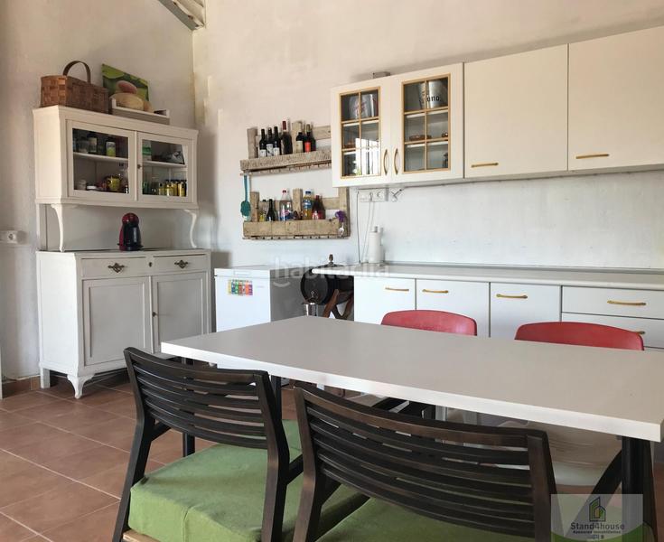 Foto b8edb435-c505-4844-b82f-b1e6a35dcc22. Bauernhof mit parking in Rociana del Condado