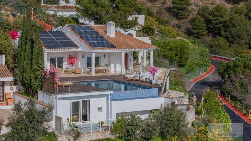 Foto 56c7d9ac-e6a7-405e-b9c7-b10eef6a5d47. Xalet amb calefacció aparcament piscina a Mijas pueblo Mijas