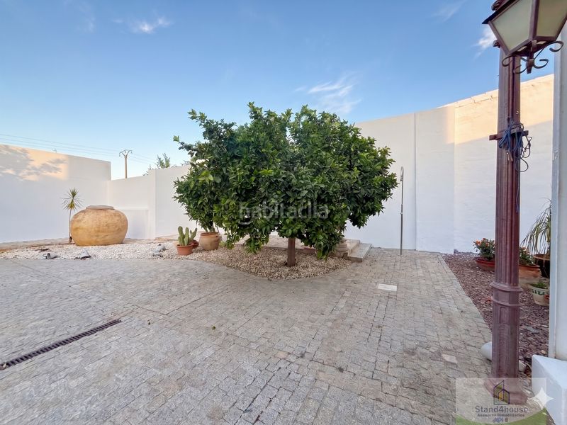 Foto ac4d7e5e-48b9-4c26-a723-2f8a8028a808. Casa  en Bollullos Par del Condado