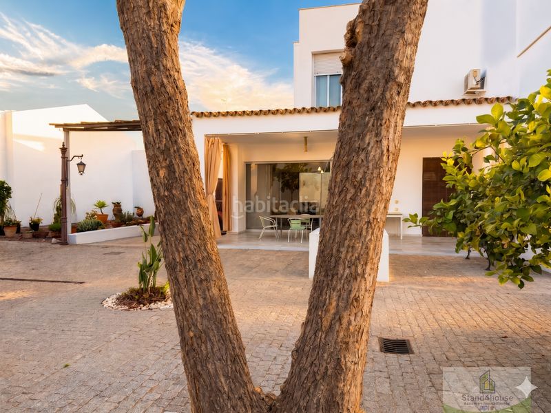 Foto b048c68c-86a1-466f-9e0d-8b1b2eb718fd. Casa  en Bollullos Par del Condado