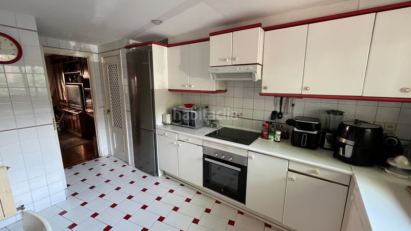 Foto de5f52fc-532b-4678-a054-c1ce0253c084. Casa adossada amb xemeneia calefacció aparcament piscina a Villanueva del Pardillo
