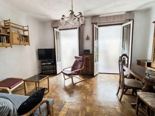 Etagenwohnung  Calle de san isidro labrador. Piso exterior a reformar en plena zona de palacio