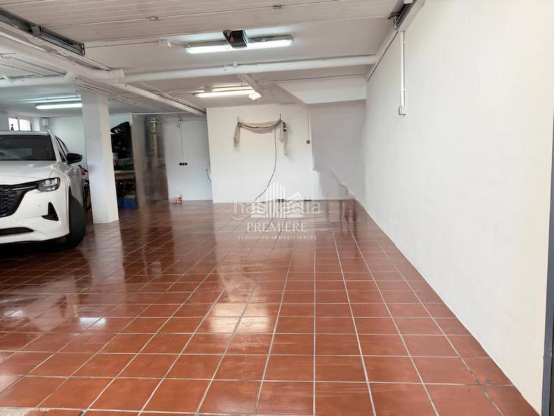 Foto 287b1fd4-8b23-4110-bd1f-e1889df4c994. Casa bifamiliare con riscaldamento parcheggio piscina in Carbajosa de la Sagrada