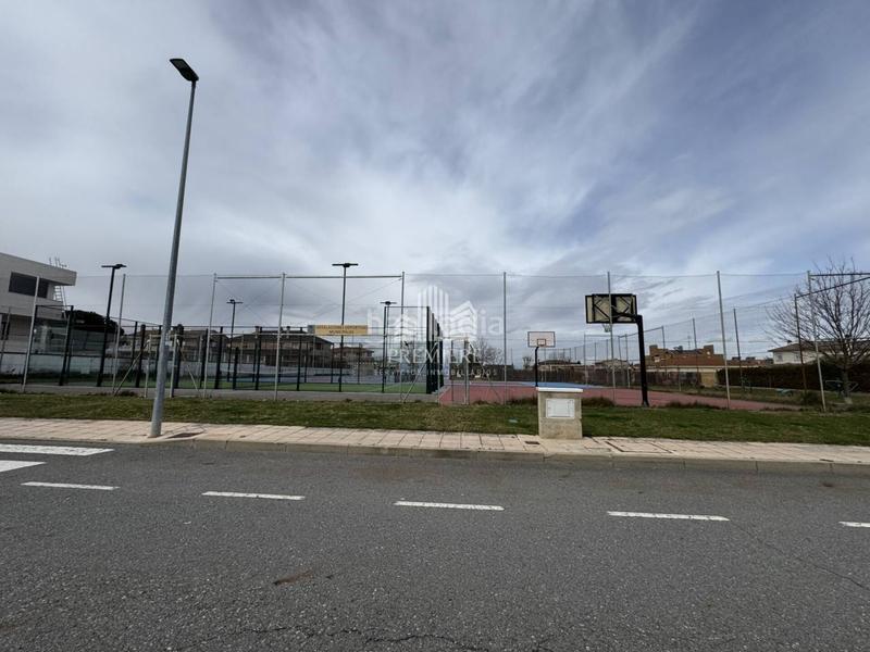 Foto a8e3960e-e436-469b-a54b-cdc07f77bd19. Casa bifamiliare con riscaldamento parcheggio piscina in Carbajosa de la Sagrada