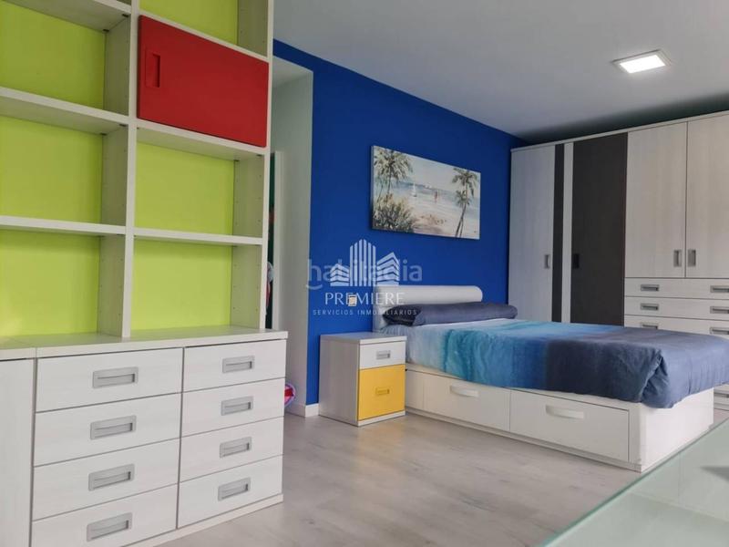 Foto f77ba295-9fb9-4d73-8d36-3fbbecfcc5bb. Casa bifamiliare con riscaldamento parcheggio piscina in Carbajosa de la Sagrada