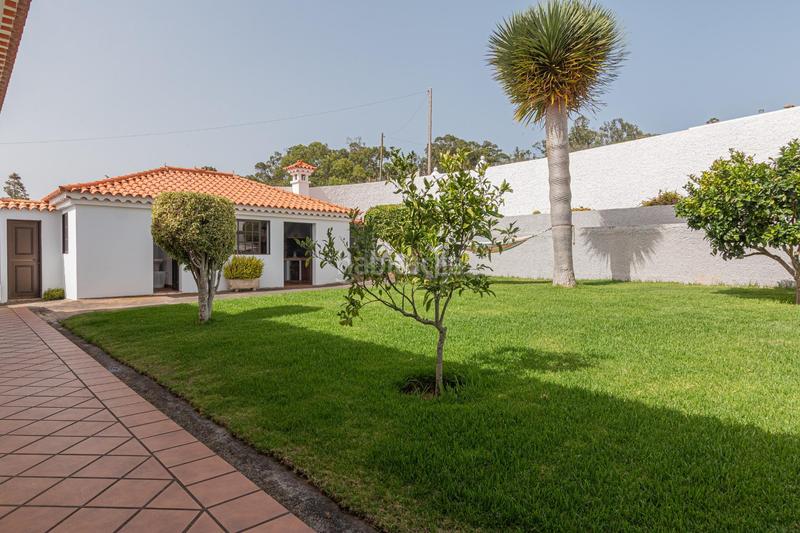 Foto 2e120a89-d460-4817-8de5-f46b2c413569. Xalet amb calefacció aparcament a Los Castillos Arucas