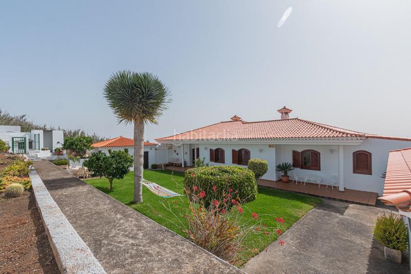 Foto c7a5b6cd-9d18-4ce7-a6c1-b274a3830b94. Xalet amb calefacció aparcament a Los Castillos Arucas