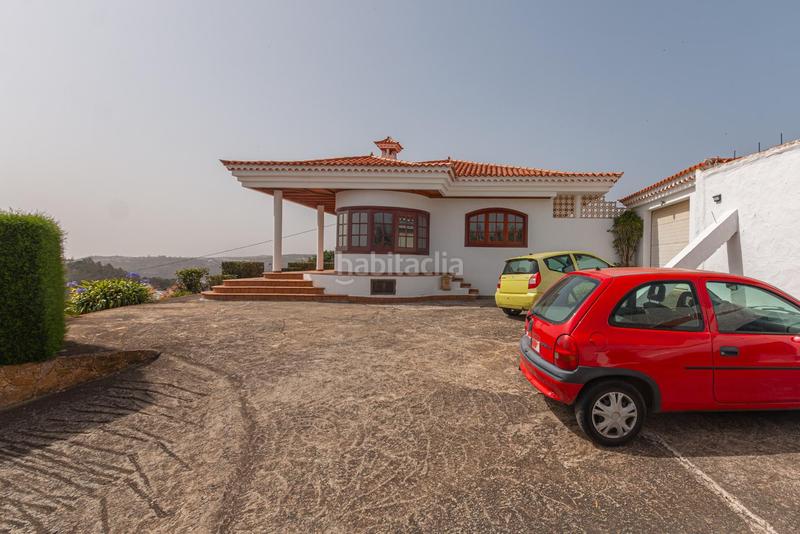 Foto e0fc5136-3e97-4a68-ba85-a36b6fda3f85. Xalet amb calefacció aparcament a Los Castillos Arucas