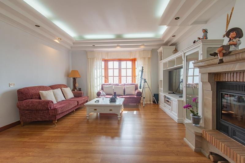 Foto f56bd876-114e-45d5-8e88-9cc67e8ddd47. Xalet amb calefacció aparcament a Los Castillos Arucas