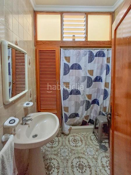 Foto b170a2c6-7a27-4aa6-939c-e4f8c8589d96. Casa adosada en calle maestro quesada martin 54 casa con vistas al mar y contacto con la naturaleza la montaña en Gáldar