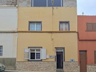 Maison jumelée à Calle maestro quesada martin 54. Casa con vistas al mar y contacto con la naturaleza  la montaña
