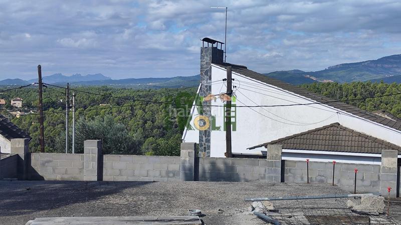 Foto 1f821cb5-99d4-4efb-bc10-6eacd4f55f94. Reihenhaus mit parking in Sentmenat