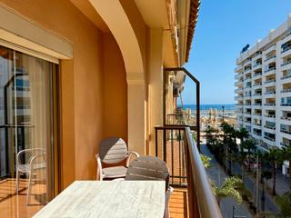 Appartement  Calle hernán cortés. Luminoso piso bellamente renovado con 2 balcones junto al mar