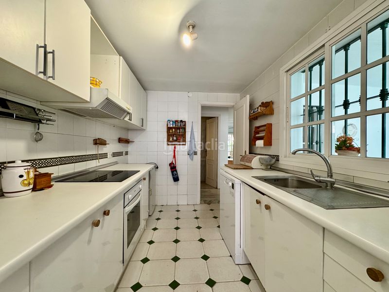 Foto 294143d4-d377-4fa6-abf5-ea8bb45a5c23. Casa adosada oportunidad real en Los Boliches. chalet adosado con 5 dormitorios a solo 750 metros del mar en Fuengirola