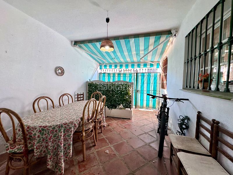 Foto 4a3f211a-6171-46a1-8fb1-60b72101db31. Casa adosada oportunidad real en Los Boliches. chalet adosado con 5 dormitorios a solo 750 metros del mar en Fuengirola