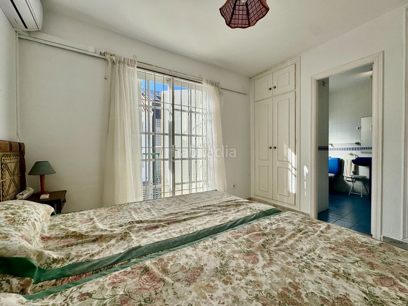 Foto 76ffa000-a18b-46a8-a2d7-fb19233a83aa. Casa adosada oportunidad real en Los Boliches. chalet adosado con 5 dormitorios a solo 750 metros del mar en Fuengirola