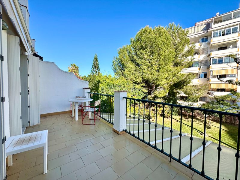 Foto a3da9a4a-d84b-47dc-9a41-4a12776f92fa. Casa adosada oportunidad real en Los Boliches. chalet adosado con 5 dormitorios a solo 750 metros del mar en Fuengirola