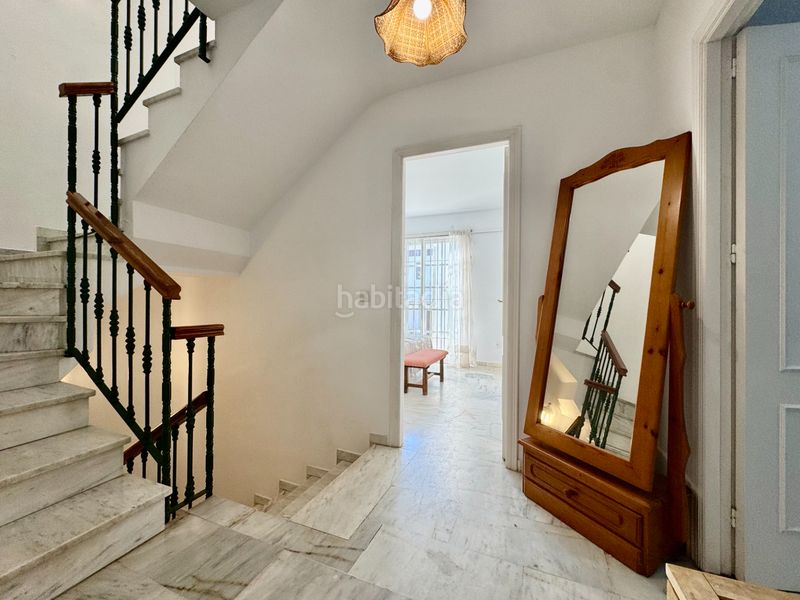 Foto a8594fa2-a4fc-494a-ab5f-fb91cc029d4b. Casa adosada oportunidad real en Los Boliches. chalet adosado con 5 dormitorios a solo 750 metros del mar en Fuengirola