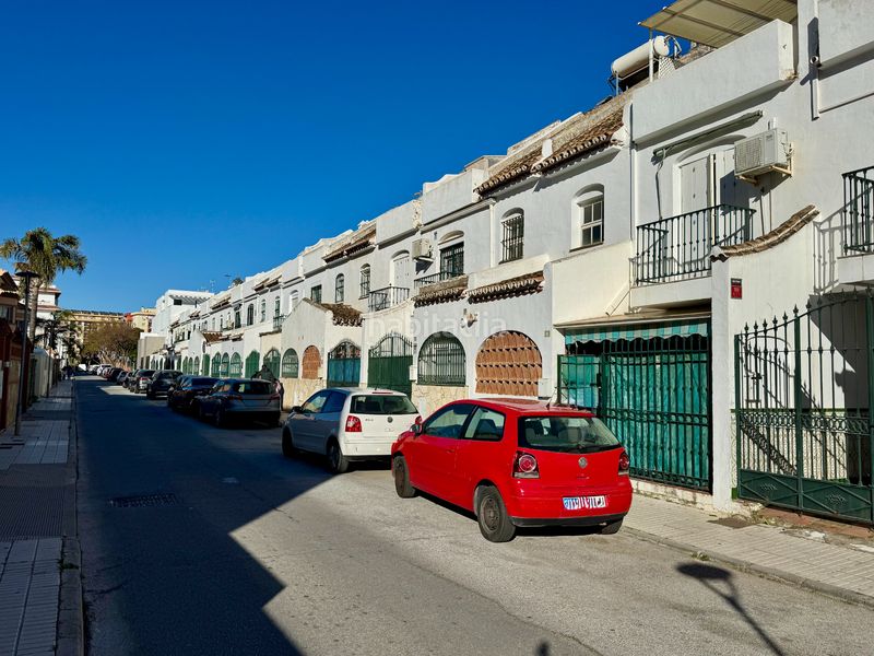 Foto e9deadf6-893d-44ca-a93c-70f8e8cc9615. Casa adosada oportunidad real en Los Boliches. chalet adosado con 5 dormitorios a solo 750 metros del mar en Fuengirola